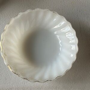 Anchor Hocking Heat Resistant Dessert Bowl. Swirl Design with Gold Trim.